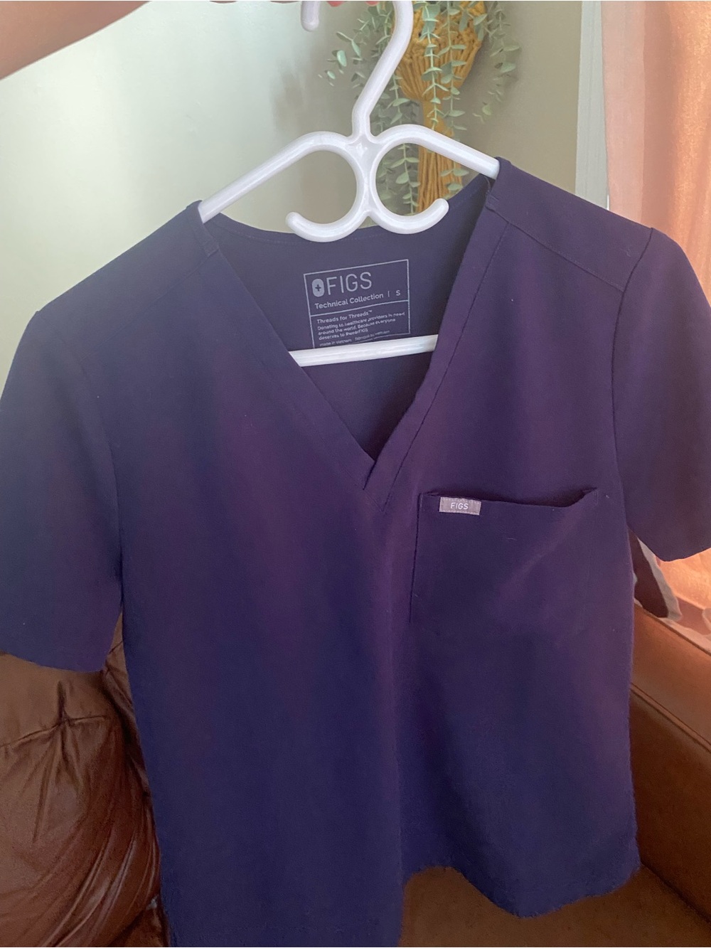 Figs V-Neck Scrub Top in NavyBlue